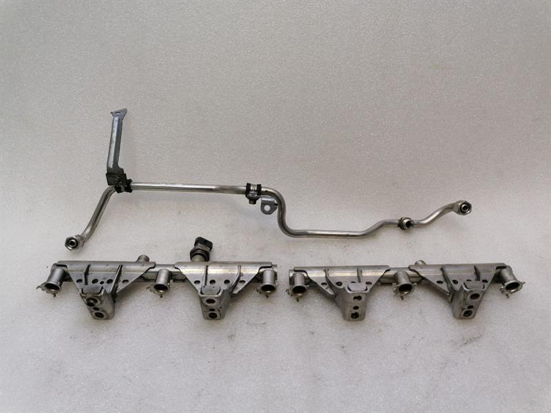 Porsche 911 (997) Porsche 911 997 Fuel Line Set 9A111085902 Fuel Line Set 3.8 MK2 Body type: Convertible
Fuel: Petrol