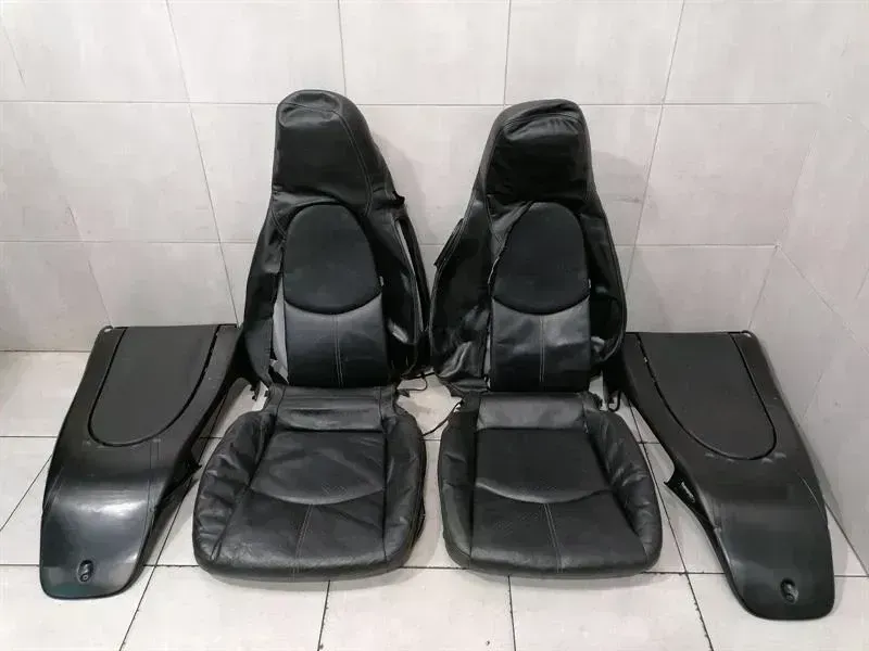 Porsche 911 (997) Porsche 911 997 Seat COVERS HEATED 99765310502 Seat LOGO COAT OF ARMS HEATED 12 WAY Body type: Convertible
Fuel: Petrol