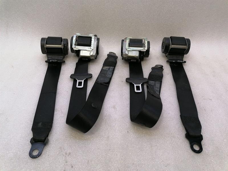 Porsche 911 (997) Porsche 911 997 convertible seatbelt set 99780303405 seat belt set convertible Body type: Convertible
Fuel: Petrol