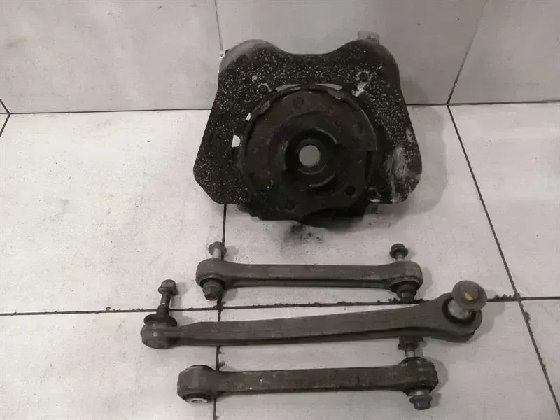 Porsche 911 (997) Porsche 911 997 Left Rear Hub Set 99733111107 Wheel Bearing Housing Rear Left Mk2 Body type: Coupe
Fuel: Petrol