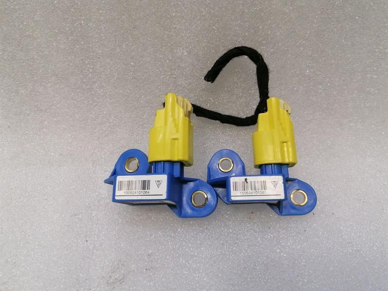 Porsche 911 (997) Porsche 911 997 Crash Sensor Set 99761822101 Impact Sensor SRS Set Body type: Coupe
Fuel: Petrol