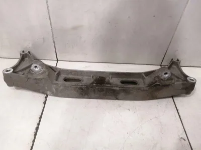 Porsche 911 997 apakšrāmis aizmugurējais centrs 99733126121 ass rāmis aizmugurējā ass centrā