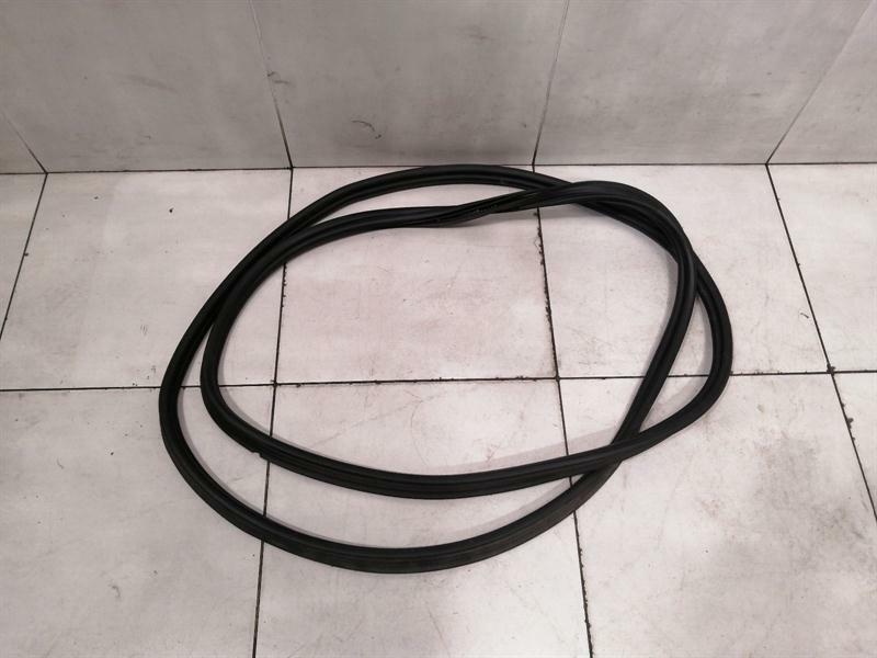 Porsche Macan Porsche Macan 95B Boot Lid Seal 95B827705 Tailgate Seals Body type: SUV
Fuel: Petrol