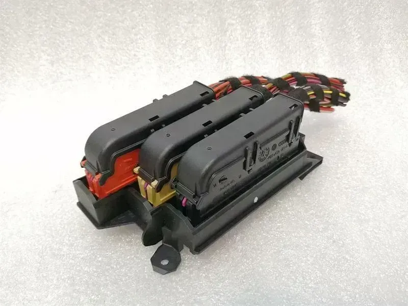 Porsche Macan Porsche Macan 95B Fuse Box 8K0941824 Fuse Box Body type: SUV
Fuel: Petrol
