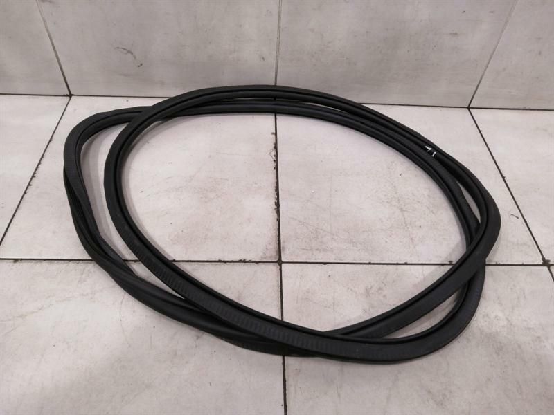Porsche Macan 95b Front Left Door Seal 95B831721 Door Seals Front Li