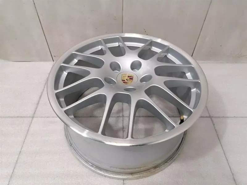 Porsche Panamera Porsche Panamera 970 Alloy Wheel 97036217805 Alloy Rim 9.5JX20 ET65 R20 Body type: Hatchback
Fuel: Petrol