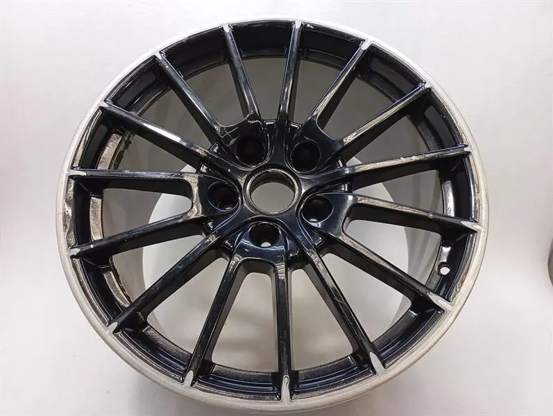 Porsche Panamera Porsche Panamera 970 Alloy Wheel 97036298006 Alloy Wheel 11.5J x 20 ET63, GT Body type: Hatchback
Fuel: Petrol