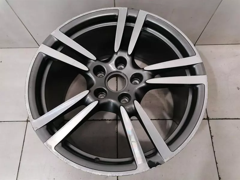 Porsche Panamera Porsche Panamera 970 Alloy Wheel 97036219204 20-inch Turbo II Wheel Alloy Rim, Body type: Hatchback
Fuel: Petrol