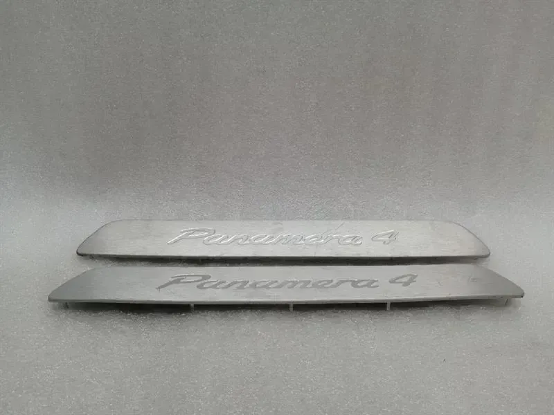 Porsche Panamera Porsche Panamera 4 970 door sill set 97055575304 door entry sill set Body type: Hatchback
Fuel: Petrol