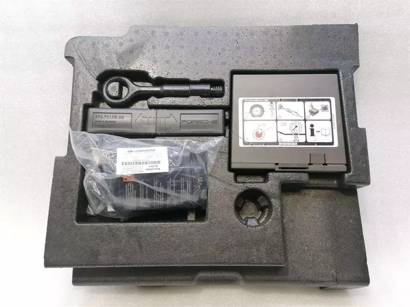 Porsche Panamera Porsche Panamera 970 Saver Kit 970551400 Jack Body type: Hatchback
Fuel: Petrol