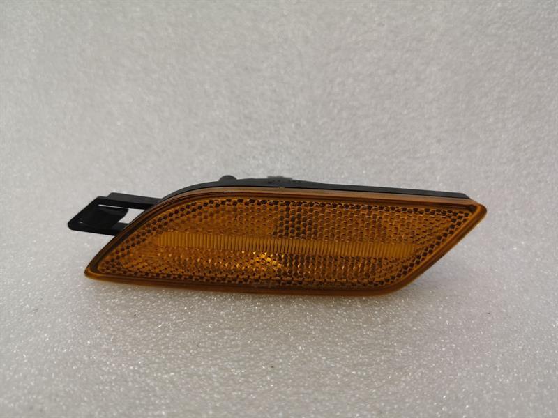 Porsche Panamera Porsche Panamera 970 Left Indicator 97063103700 Side Indicator Left Body type: Hatchback
Fuel: Petrol