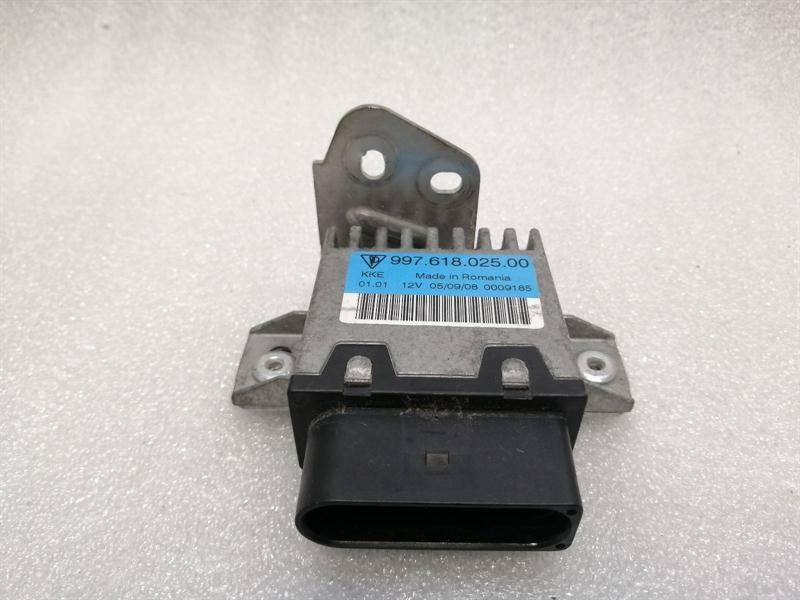 Porsche 911 (997) Porsche 911 997 fuel pump modules 99761802500 control unit fuel pump Body type: Coupe
Fuel: Petrol