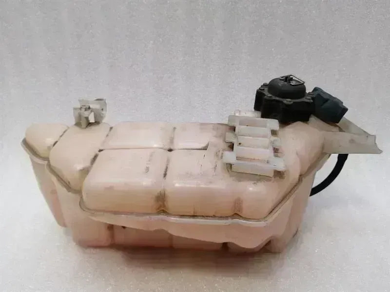 Porsche 911 (997) Porsche 911 997 expansion tank 99610605703 expansion tank cooling water Body type: Coupe
Fuel: Petrol