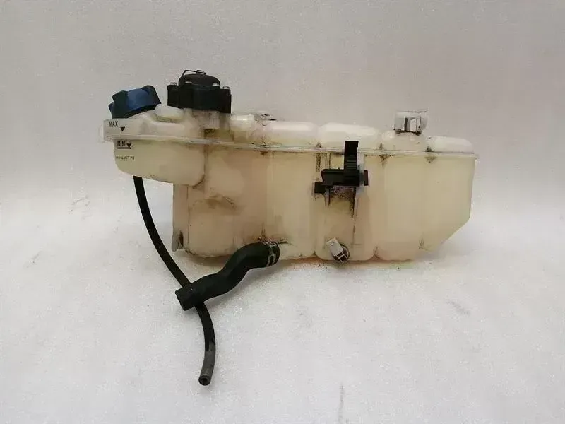 Porsche 911 (991) Porsche 911 997 expansion tank 99610605703 expansion tank cooling water Body type: Coupe
Fuel: Petrol