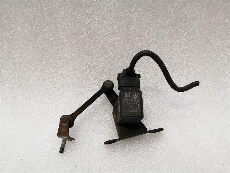 Mercedes SL R230 Front Right Level Sensor A2303200489 Front Right Sensor