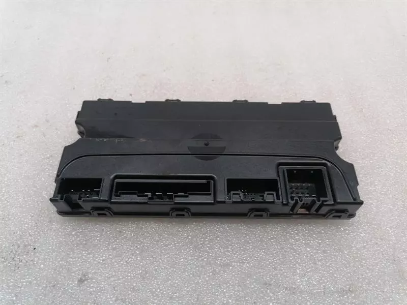 Porsche 911 (992) Porsche 911 992 rear spoiler module 992959252P rear spoiler control unit Body type: Convertible
Fuel: Petrol