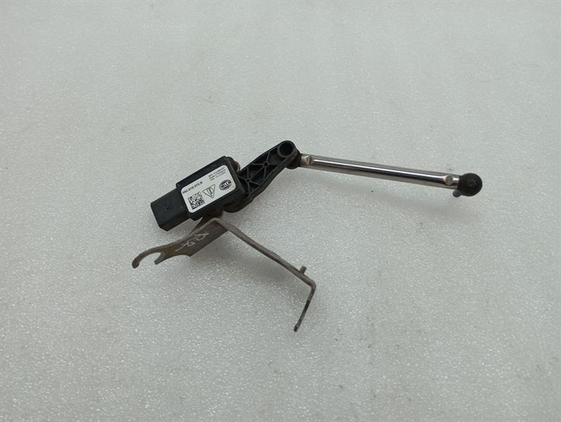 Porsche 911 (992) Porsche 911 992 headlight level sensor 992616196 level sensor rear right Body type: Convertible
Fuel: Petrol