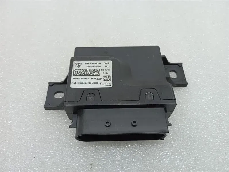 Porsche 911 (992) Porsche 911 992 Fuel Pump Module 992906093B Fuel Pump Control Unit Body type: Convertible
Fuel: Petrol