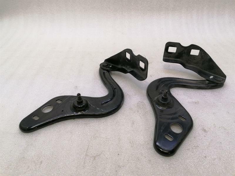 Chevrolet Corvette (C6) Chevrolet Corvette C6 Bonnet Hinge LHS 15855571 Hood Hinge Left