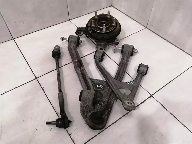 Chevrolet Corvette (C6) Chevrolet Corvette C6 Right Rear Hub 88965637 Wheel Bearing Housing Rear Right