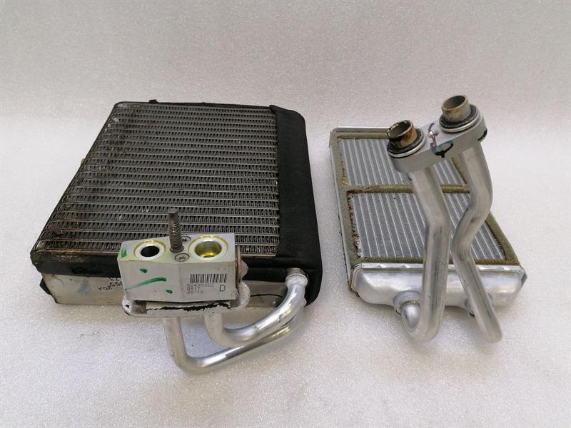 Chevrolet Corvette (C6) Chevrolet Corvette C6 Heater Matrix 89019028 Heat Exchanger Radiator SET