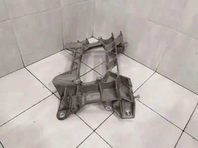 Chevrolet Corvette C6 apakšrāmis aizmugurējais 15864493 ass rāmis aizmugurējā ass