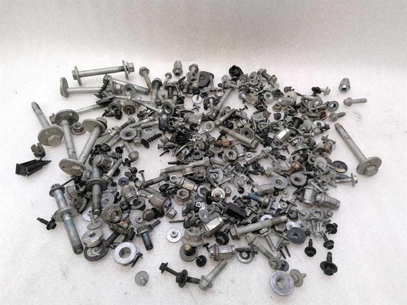 Chevrolet Corvette (C6) CHEVROLET CORVETTE C6 SCREENS BOLTS FROM ONE CAR SET SCREWS