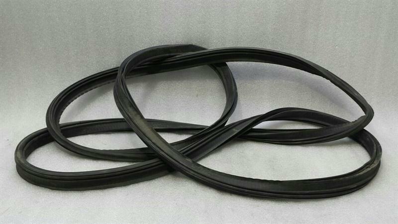 Chevrolet Corvette (C6) Door Seal