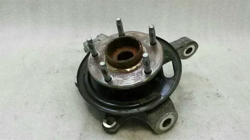 Chevrolet Corvette (C6) Left Rear Hub