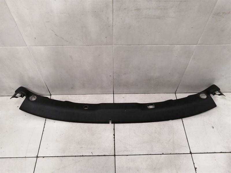 Chevrolet Corvette (C6) 2005-2013 Chevrolet Corvette C6 Windshield Header Trim 15239504 Bezel Windshield