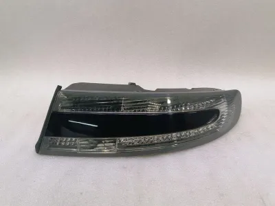 Aston Martin Rapide lampa tylna prawa 8D33-13404-AM lampa tylna prawa