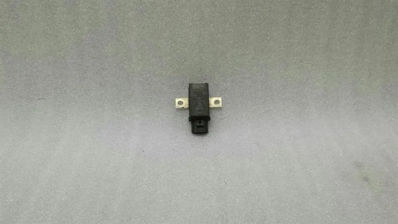 Aston Martin DB9 Volante Relay 6C1T-10B28-AA Relay