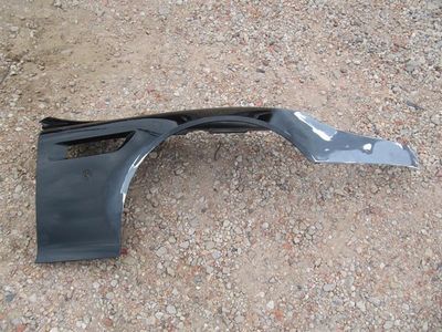 ASTON MARTIN DB9 Volante labais spārns 4G43-16005-AS priekšējais labais spārns