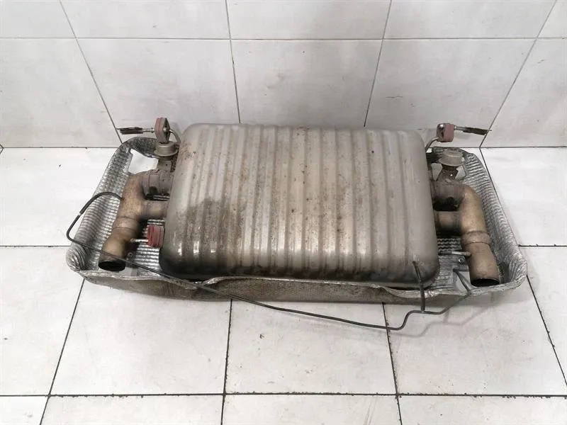 ASTON MARTIN DB9 Steering Wheel Exhaust Silencer 4G43-5230-FC Exhaust Muffler