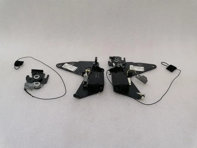 ASTON MARTIN FAST S AD43-A61390-AD REAR SEAT LOCK SET