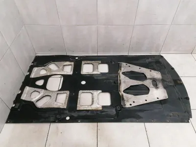 ASTON MARTIN RAPIDE AMR apakšpaplāksne DD43-5E209-BB UNDERTRAY Apakšējā apdare