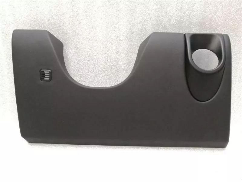Aston Martin Vantage V12 Knee Leather Cover 6G33-C04325-BCW RHD RIGHT HAND DRIVE Brand/Model: ASTON MARTIN VANTAGE
Year: 2011
En...