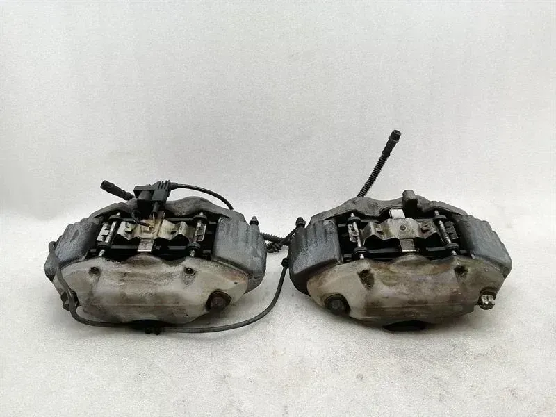 Mercedes-Benz A (W169) Mercedes S600 W221 front brake caliper set A0034205383 brake caliper front set Body type: Saloon
Fuel: Petrol
