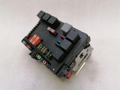 Блок предохранителей Mercedes S-класса W221 A2215455732 Блок предохранителей SAM