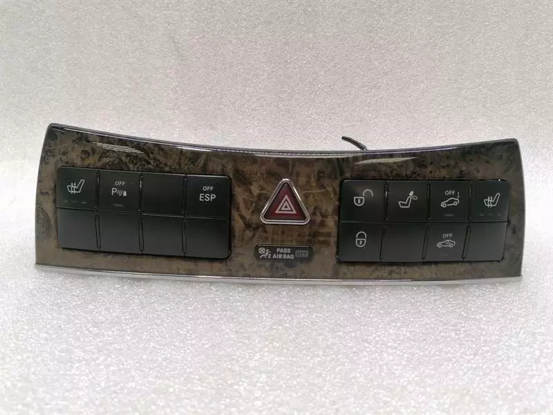 Mercedes-Benz A (W168) Mercedes CLK W209 Hazard switchblock A2096890031 warning indicator seat heater Body type: Saloon
Fuel: Petrol