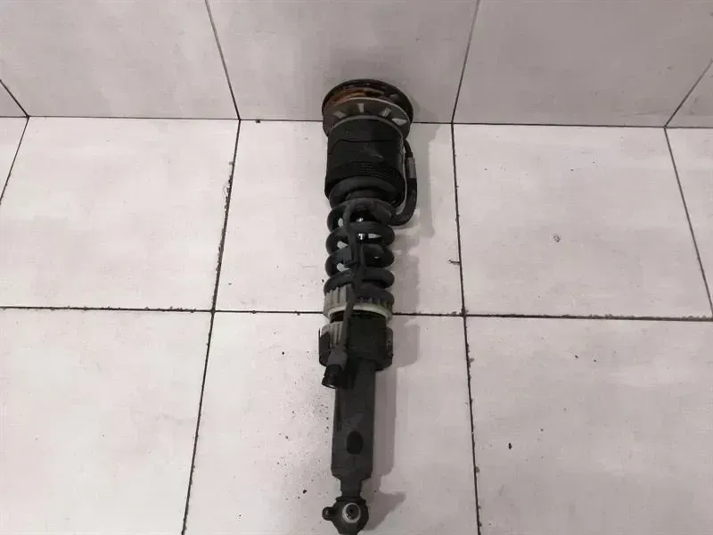Mercedes-Benz A (W169) Mercedes S-Class W221 Shock Absorber Front A2213206213 Shock Absorber Front RE ABC Body type: Saloon
Fuel: Petrol