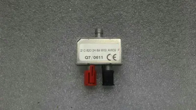 Mercedes S klases W221 antena / antenas A2108202489 antenas pastiprinātājs
