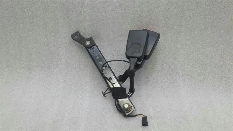 Mercedes S-Class W221 Belt Buckle A2218601269 Belt Buckle.
