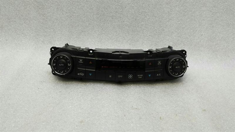 Mercedes-Benz CLS (C219) Mercedes W219 CLS55 AMG Car Climate Control A2198300785 Climate Control Panel Body type: Saloon
Fuel: Petrol