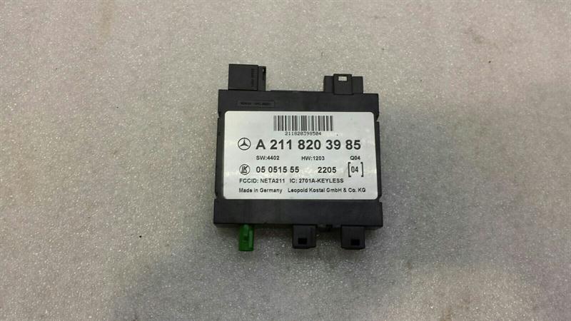 Mercedes-Benz CLS (C219) Mercedes W219 CLS55 AMG Keyless Go Module A2118203985 Keyless Go Control Unit Body type: Saloon
Fuel: Petrol