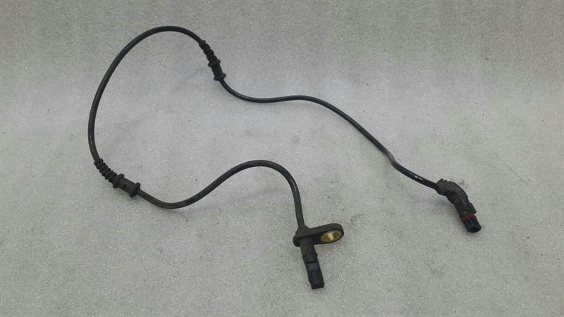 Mercedes-Benz A (W169) Mercedes SL R230 A.B.S sensor A2305401517 ABS sensor front right Body type: Convertible
Fuel: Petrol