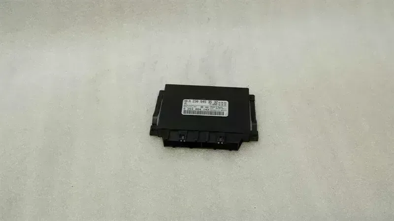 Mercedes-Benz A (W169) Mercedes SL R230 PDC module A2305453532 PTS control unit parking aid Body type: Convertible
Fuel: Petrol