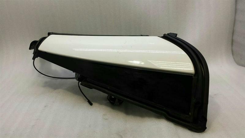 Mercedes-Benz CLA (C174 / C178) Mercedes SL R230 boat hinge Vario roof hinge right Body type: Convertible
Fuel: Petrol