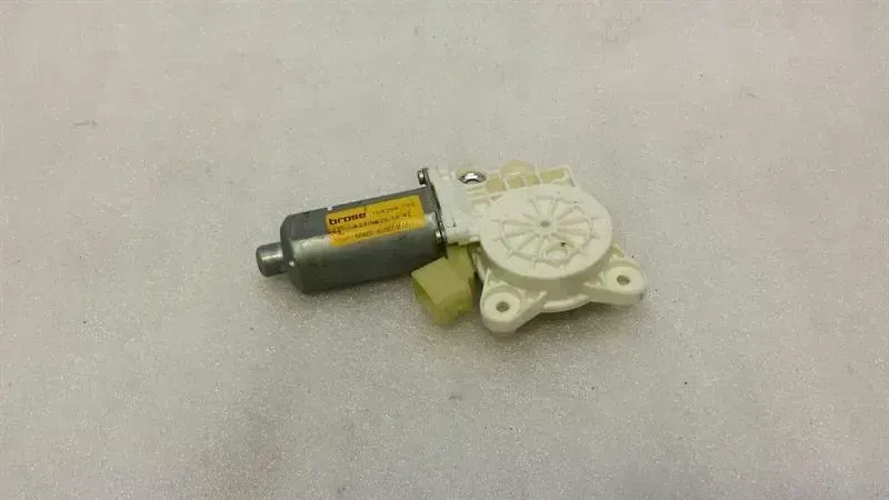 Mercedes-Benz CLA (C174 / C178) Mercedes SL R230 Door Window Motor A2308201042 Window Regulator Motor Body type: Convertible
Fuel: Petrol
