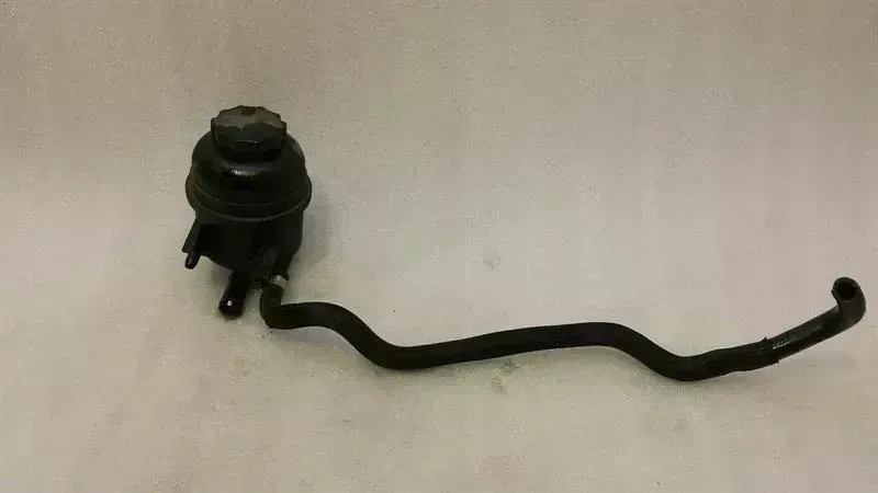 Mercedes-Benz CLA (C174 / C178) Mercedes SL600 R230 Power Steering Reservoir A2304660202 Power Steering Fluid Tank Body type: Convertible
Fuel: Petrol